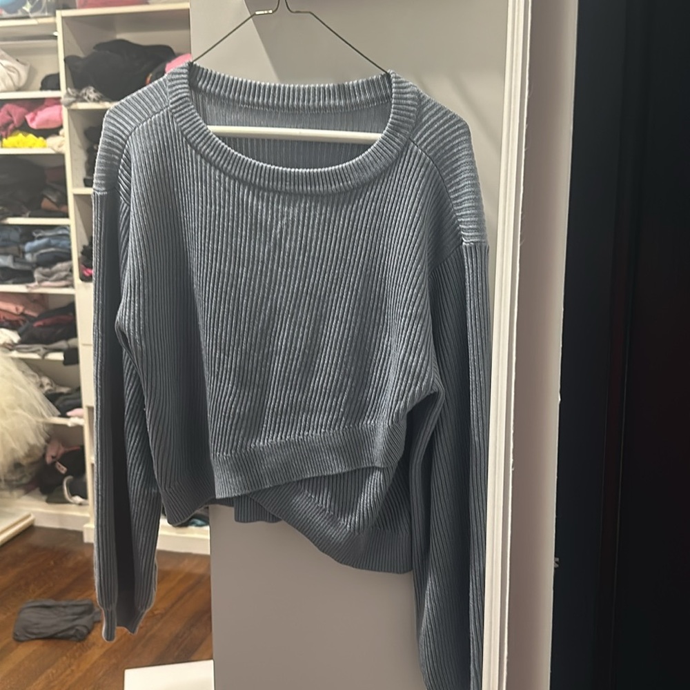 lululemon cropped sweater size 4
